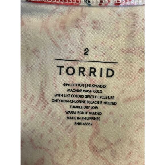 Torrid Red White Wildflower Mandala Foxy High Neck Crop Top Size 2/2XL (5246) - Picture 3 of 3